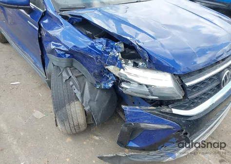 2022 Volkswagen Taos 1.5T Se z USA, uszkodzony, nr VIN 3VVLX7B24NM004445